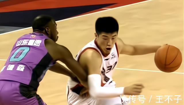 2+1|陈培东30分5抢断,山东5分险胜!李楠带队八连败,高诗岩伤愈复出
