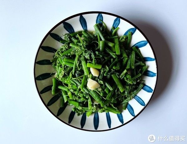 原材料|夫妻俩的午餐，鱼肉搭配共4菜1汤，网友：没有对比，就没有伤害