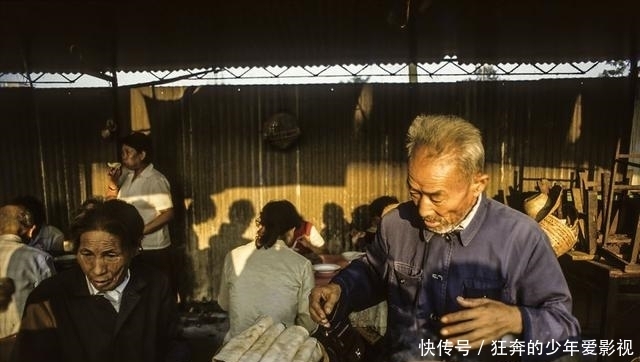 拿出|抗日英雄留下五间老房,亲儿子与继子争遗产,各拿出证明文件