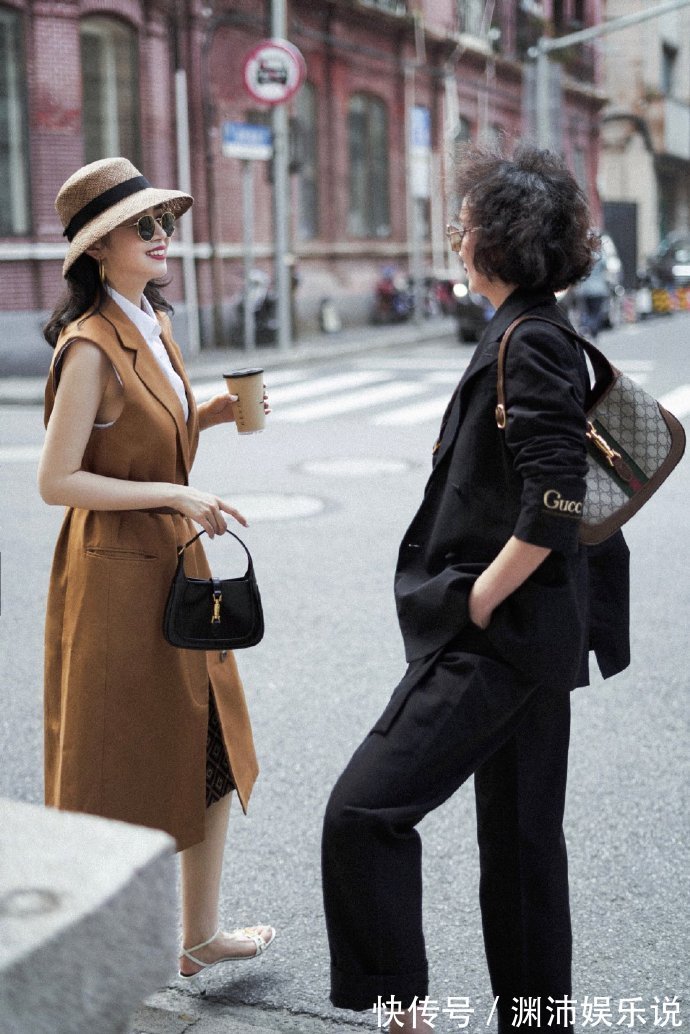 衬衫 母女穿搭又来啦!黑色套西装搭配经典迷人,母女秒变姐妹花