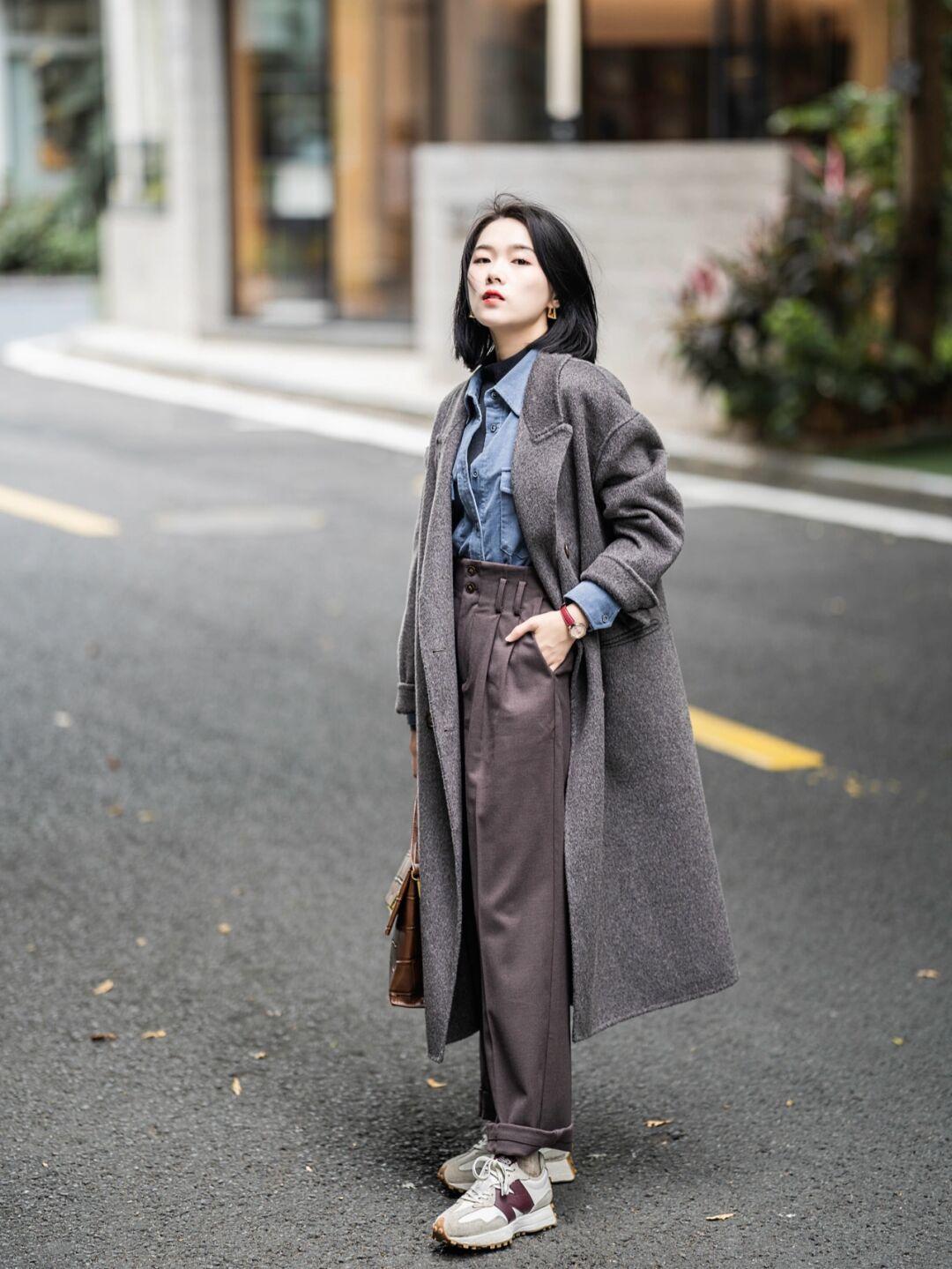 百搭 今年流行羽绒服搭配针织裤,穿上身百搭又时尚!