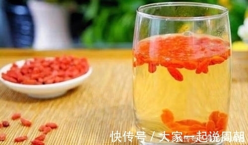 泡水|十个人九个腰痛，此物泡水喝，腰不疼了，腿不酸了，早知早健康