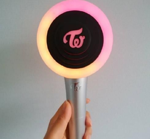 有應(yīng)援棒的女團(tuán)，智齒棒、天使棒、蘿卜燈、粉錘，你最喜歡哪家？