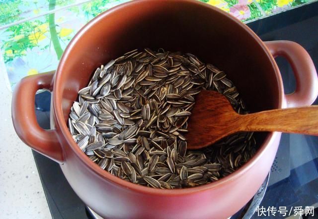 饼干|瓜子、饼干受潮变得软塌塌,口感变差怎么办别扔,一招让它秒变脆