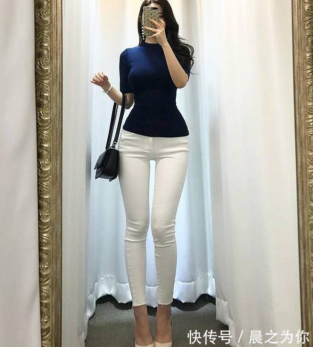 小蛮腰 俏美靓丽的牛仔裤女神,搭配出小蛮腰,彰显帅气时尚魅力!