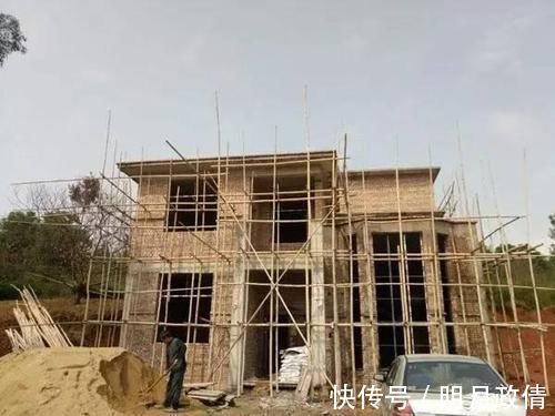 山清水秀|30万的农村自建别墅，山清水秀太棒了，城里人看了也羡慕