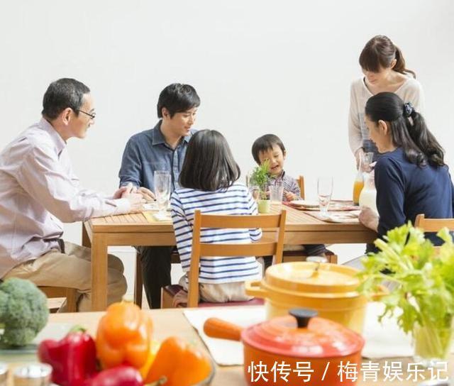 皮球儿|晚年不被养老的老人,多数都有这几个特征,不被孝顺也是自找的