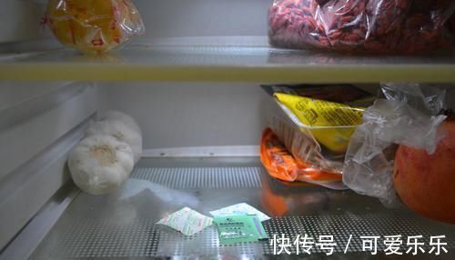 冰箱|食品干燥剂不要扔，放在家里天天能用上，解决了不少家庭的烦恼