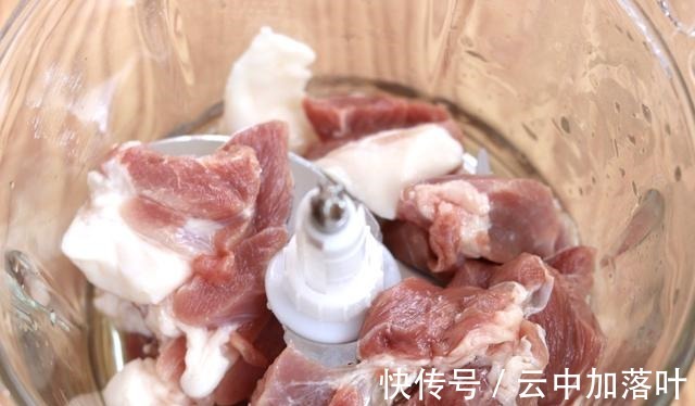 猪肉馅|自制千层猪肉饼，好吃不腻，外皮酥脆，馅料鲜香，真解馋！