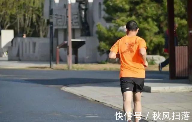 鸡蛋|血脂超标的人,鸡蛋可以吃,但这几类食物,请停止食用,切莫贪嘴