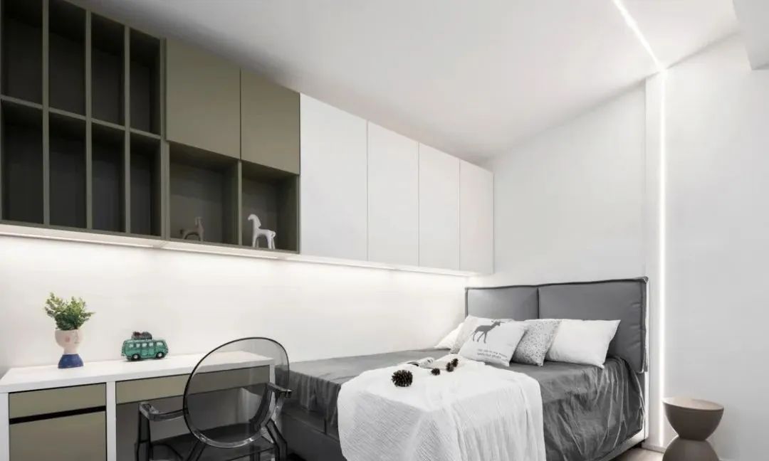 卧室|小卧室别再装榻榻米了,人家聪明人都这样设计,照样美观又实用!