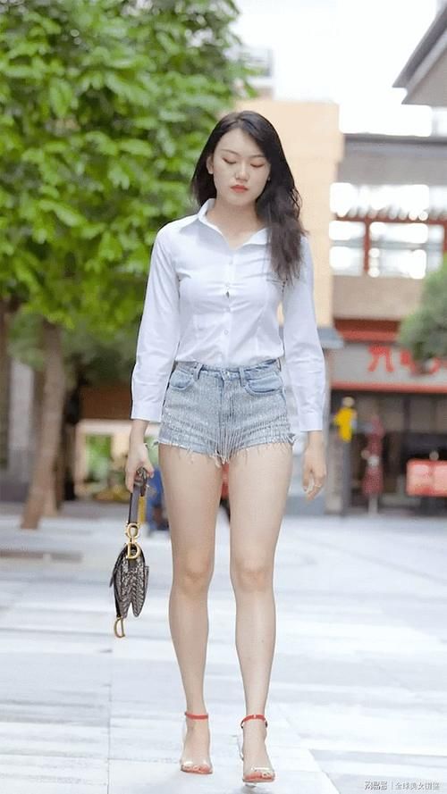 高跟鞋|夏日凉鞋那么多，绑带和高跟凉鞋永远是那双最让人心动的！