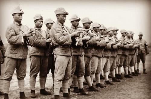 和阎锡山|冯玉祥战败后为何不能东山再起？不是蒋某人厉害，少帅说了原因