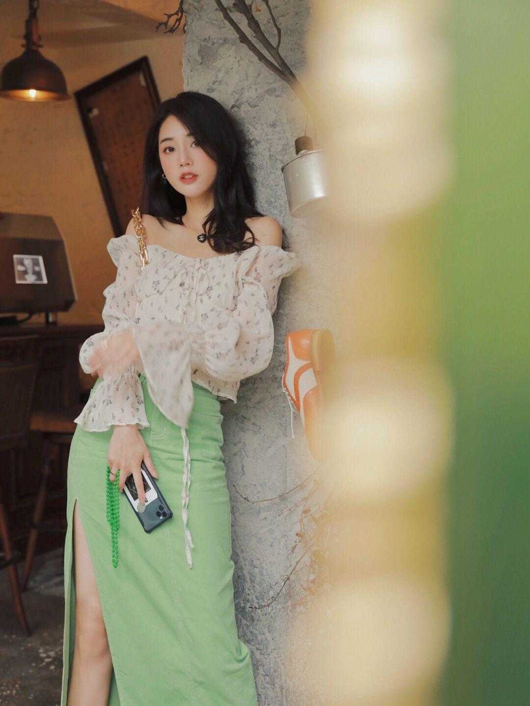 时尚博主|夏季怎么穿更温柔？这些半身裙的穿搭值得借鉴，减龄优雅又清爽