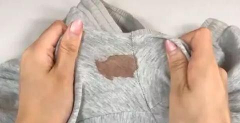 生活小窍门：不管衣服上还是床单上，再顽固的血渍，用这招一洗就掉，超实用