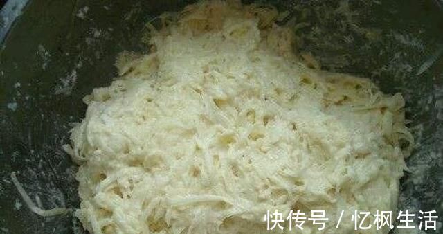 酥脆|萝卜丸子一炸就老因为你只会加面粉,少了这2样,难怪不酥脆