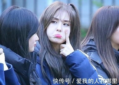 |幽默笑话:最近嘴巴老是疼,受不了了,然后就去了医院。