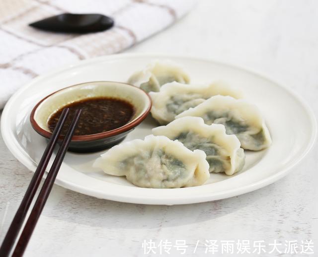 饺子皮|包韭菜馅饺子,直接拌是大错特错,很多人搞错,饺子不鲜也不香