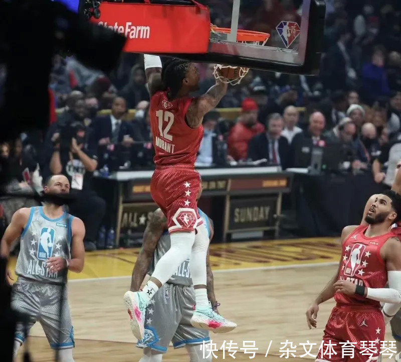 阿迪 东方力量闪耀全明星!老詹换了三双鞋,阿迪太惨,UA是最大赢家?