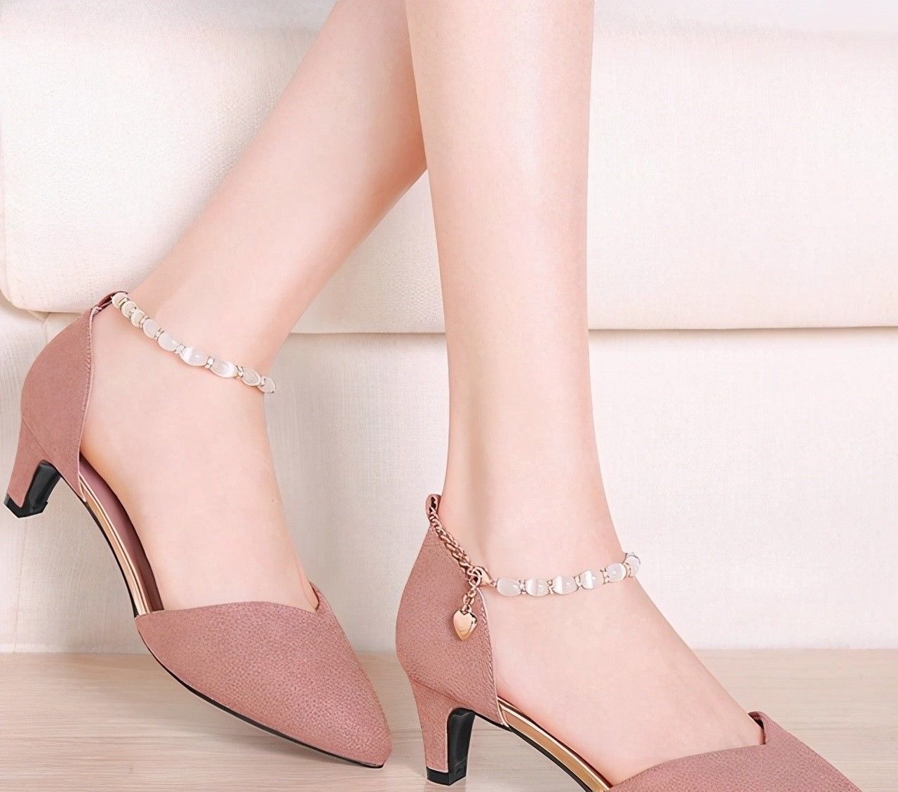 尖头 女神夏日必备高跟鞋,让你性感加倍,美丽加分,魅力绽放