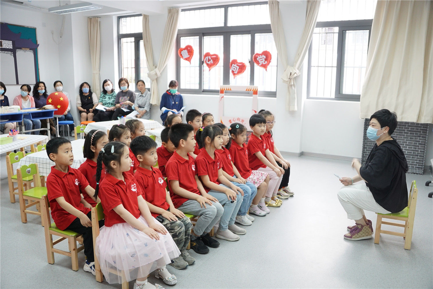 储能中学|大中小幼师生齐聚这所中学，从人民广场、南京东路的“前世今生”说开去