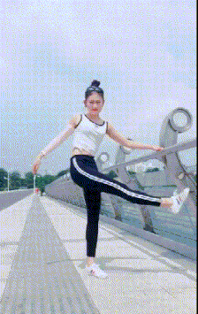 |搞笑GIF：我问女神爱不爱我 结果她发过来一张图