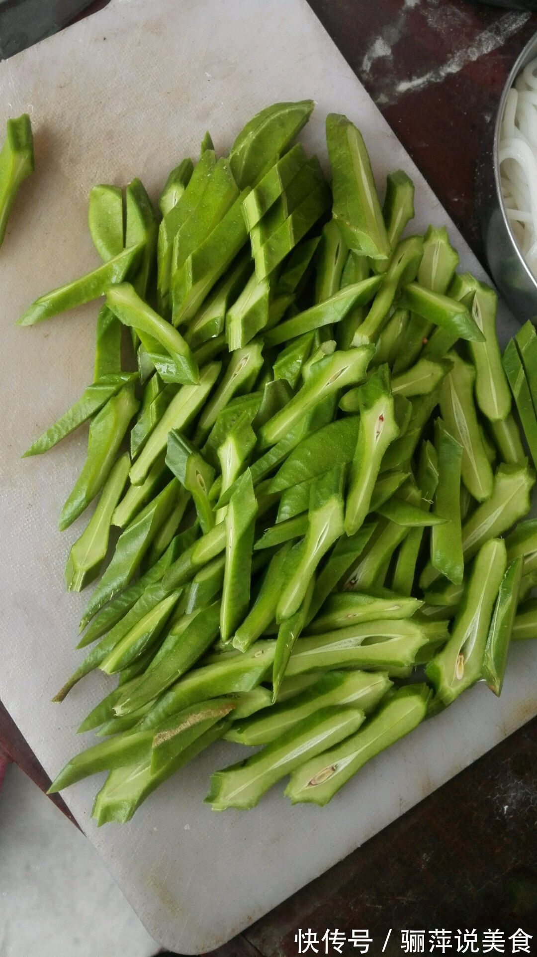 入秋后趁着太阳大，6种豆多晒点，晒好冬天没菜时拿出来炖肉特香