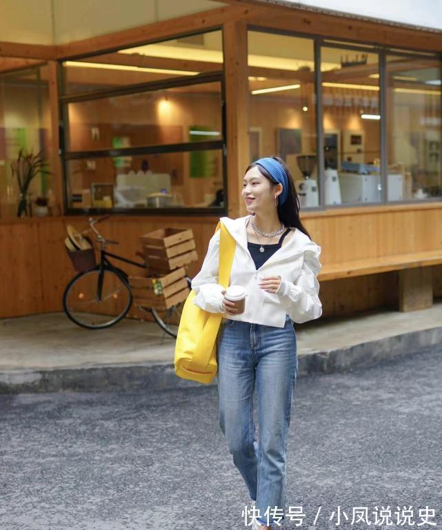 博主 健身学时尚博主温馨穿,时尚有技巧,发箍搭配的刚刚好