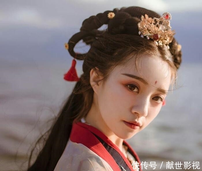 家人 空间文:意外穿越醒来,却被家人丢弃山间,不过有空间供她吃喝