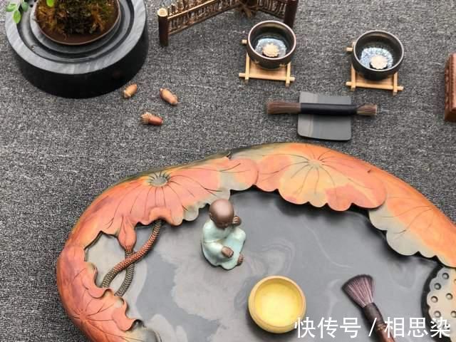 极品@这才是“极品”美石,好皮色+好雕工,刻成茶盘后美的不可思议