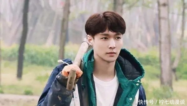 黄老师 《向往5》中的张艺兴,两期节目就撕下诸多综艺明星的遮羞布,你怎么看?