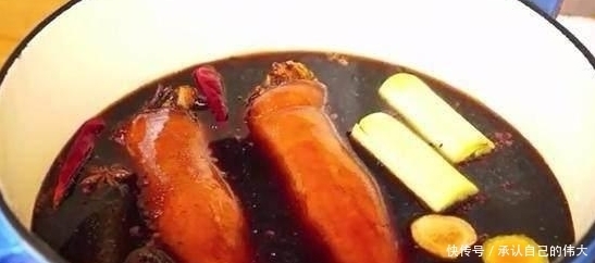 酱猪蹄怎么做才美味?学会这个做法,只需3味料,猪蹄又香又入味
