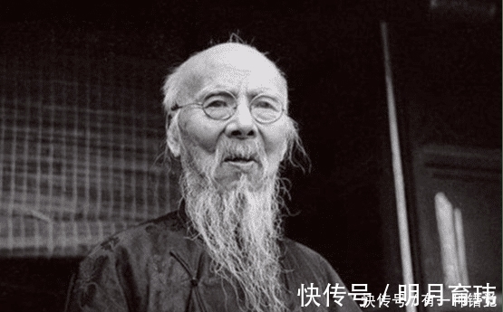 变法|齐白石画了只没牛头的水牛,为何值1千万放大后,就知道答案了