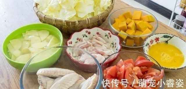 晒晒一家4口的晚餐，全是家常菜，用心搭配，家人爱吃，顿顿光盘