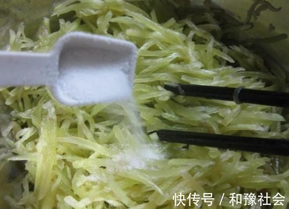荤菜|炒菜时,先放盐还是后放盐?大厨:牢记4点,炒什么菜都美味!