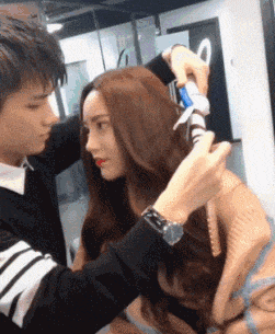 |搞笑GIF：太高兴了 据说新娘当时都开心的哭了