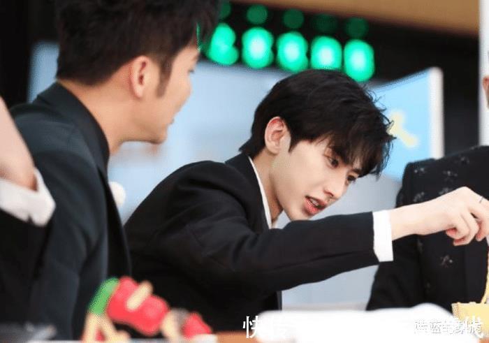 极限挑战|《跑男10》嘉宾成“迷”,黄旭熙永久告别,蔡徐坤也被喊话退出