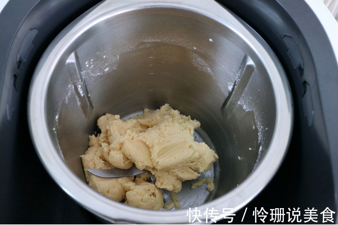 做法简单的布丁塔，这样做外酥里嫩，表面的焦斑很是诱人！