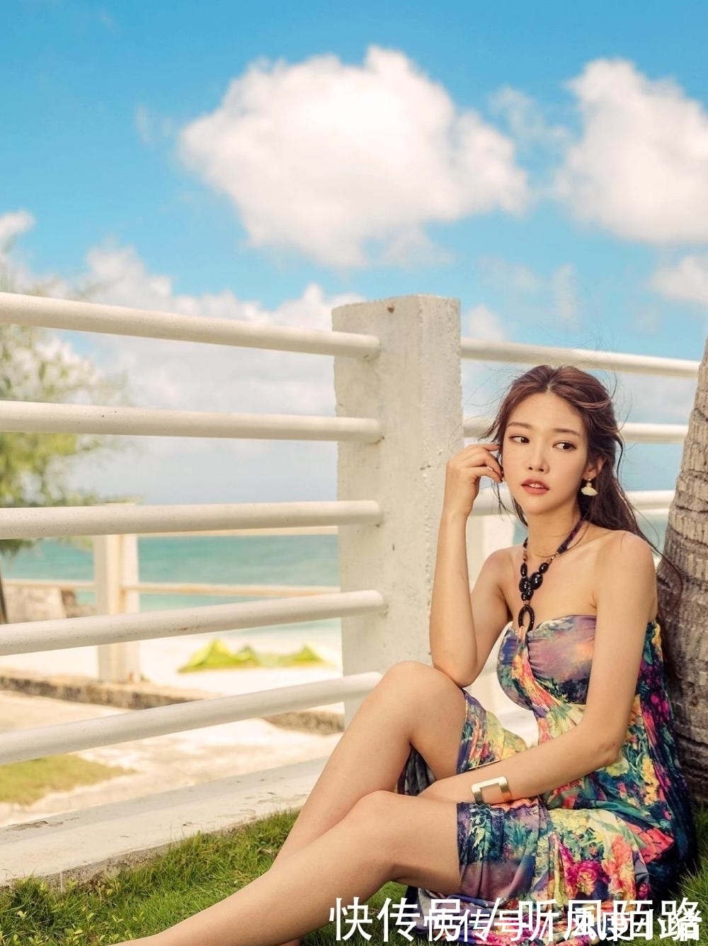 女人味|沉浸花海连衣裙,如此浪漫的女人味,等你来追寻