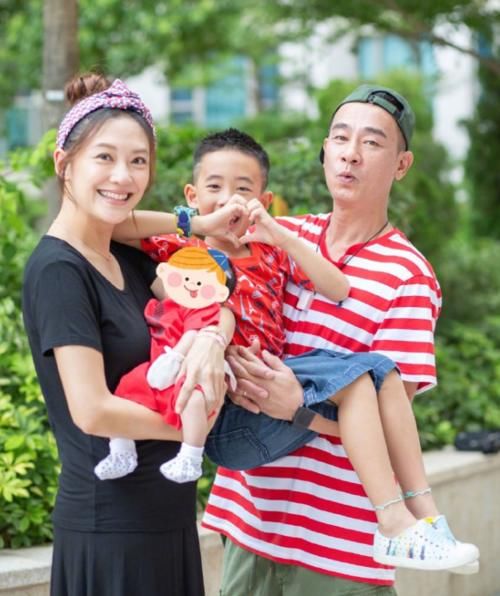 应采儿|网友偶遇陈小春光顾平民小店“沙县小吃”,大赞其接地气