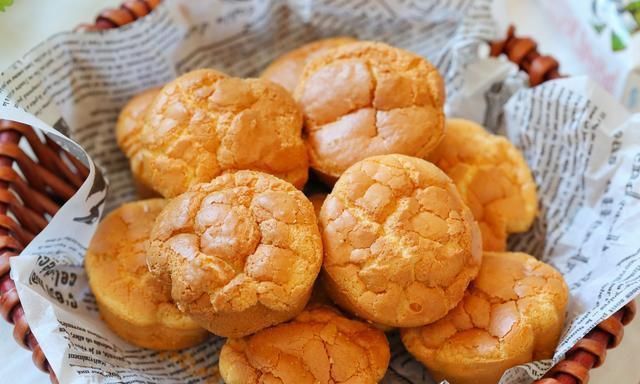 外酥里嫩的糯米蛋糕，不粘模具放心大胆做起来，甜而不腻太好吃