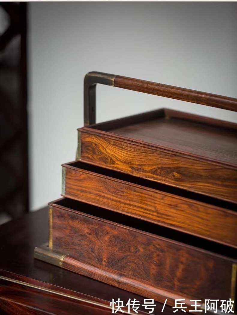 案头|文房案头收纳器,黄花梨铜包角,三撞提梁盒