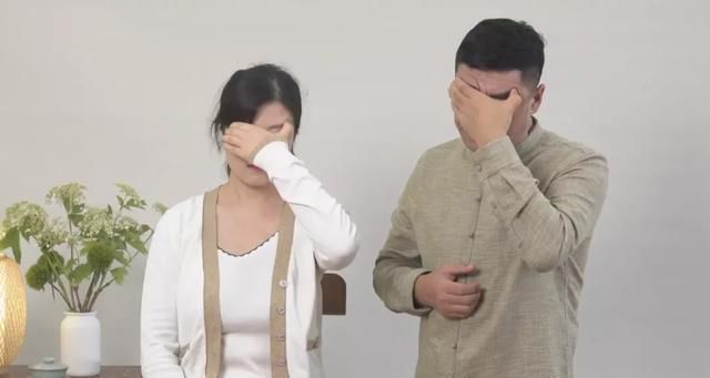 眼袋大显老10岁，每天坚持这个方法，不仅能除眼袋，还能调脾胃