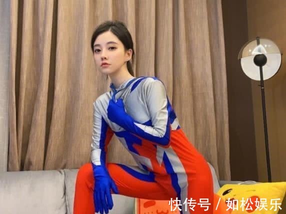 馮提莫在家做毛血旺,離開(kāi)10cm驢蹄鞋,廚房水槽直接暴露身高