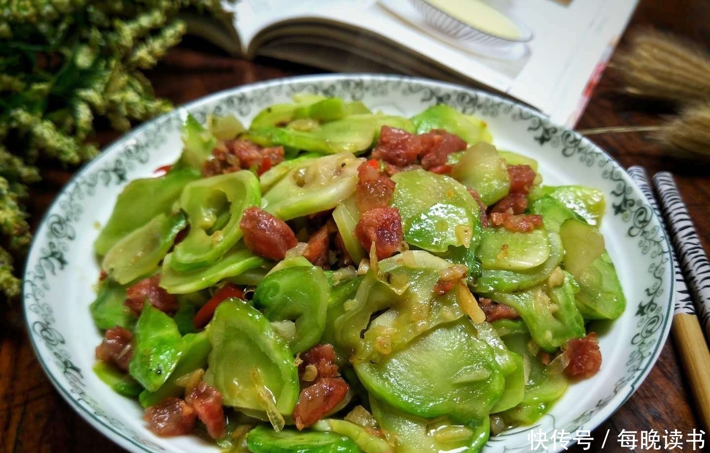 这菜是南方人的最爱,遇见就买,钙是鸡蛋的5倍,4月再不吃就老了