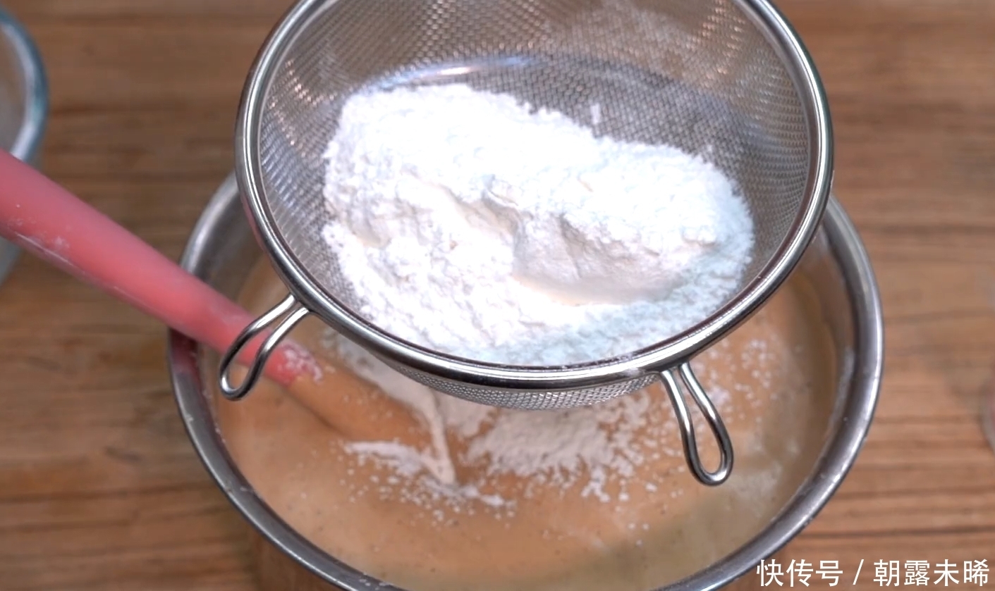 家庭|红糖枣泥糕:详细的家庭做法,记住2个小技巧,蓬松不塌陷,好吃