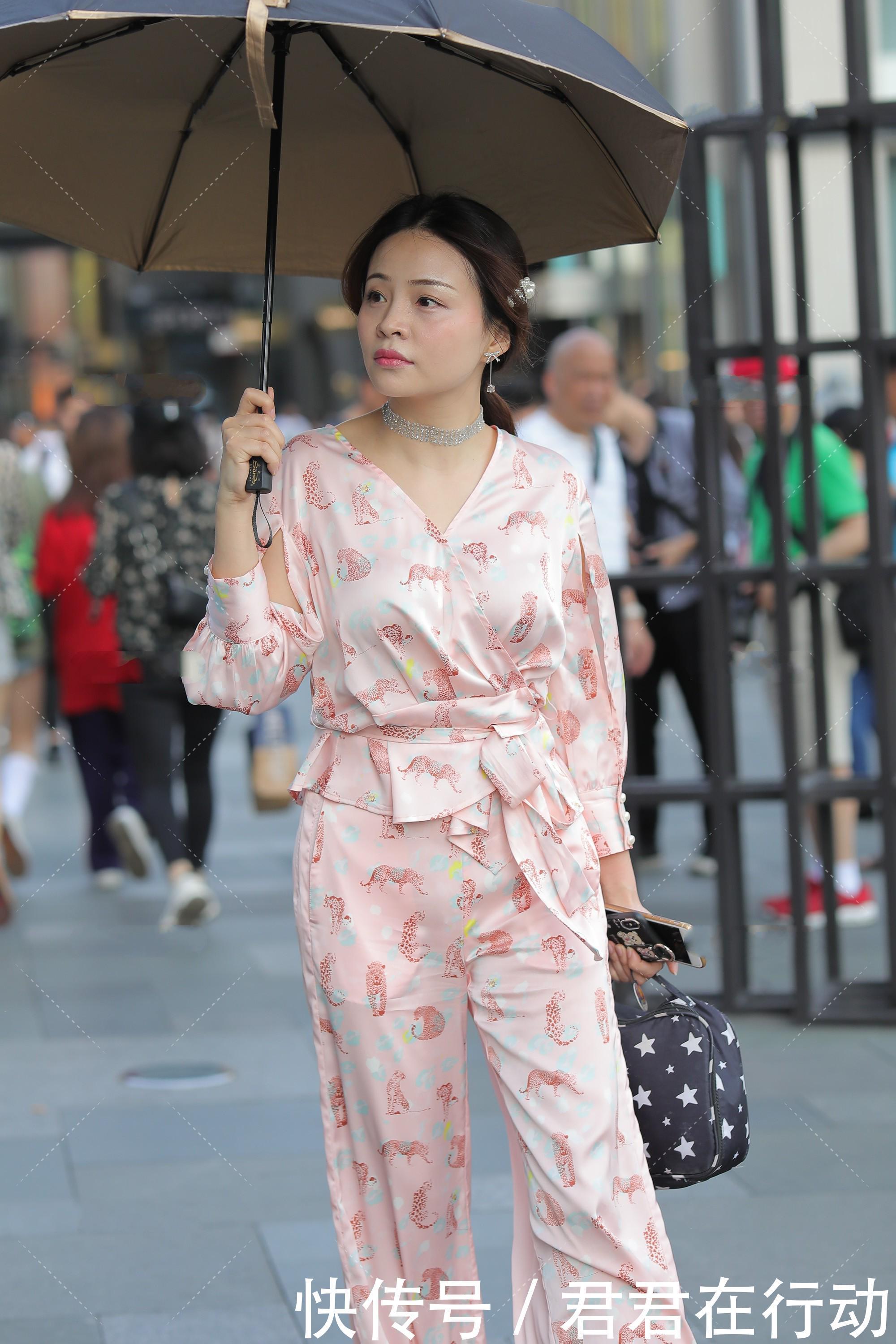 宽松|流行的宽松时尚,时髦个性