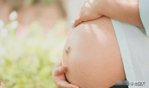 肚脐|孕期,为什么有的孕妇肚脐外凸,有的内凹,有什么“区别”呢?