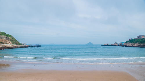 舟山有座花鸟岛，海水湛蓝被称“东方圣托里尼”，消费堪比出境游