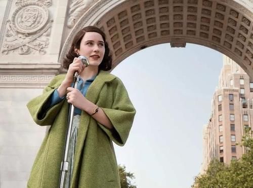 连衣裙|夫人把“大衣”带火了,配裙装保暖又显高,太会穿!